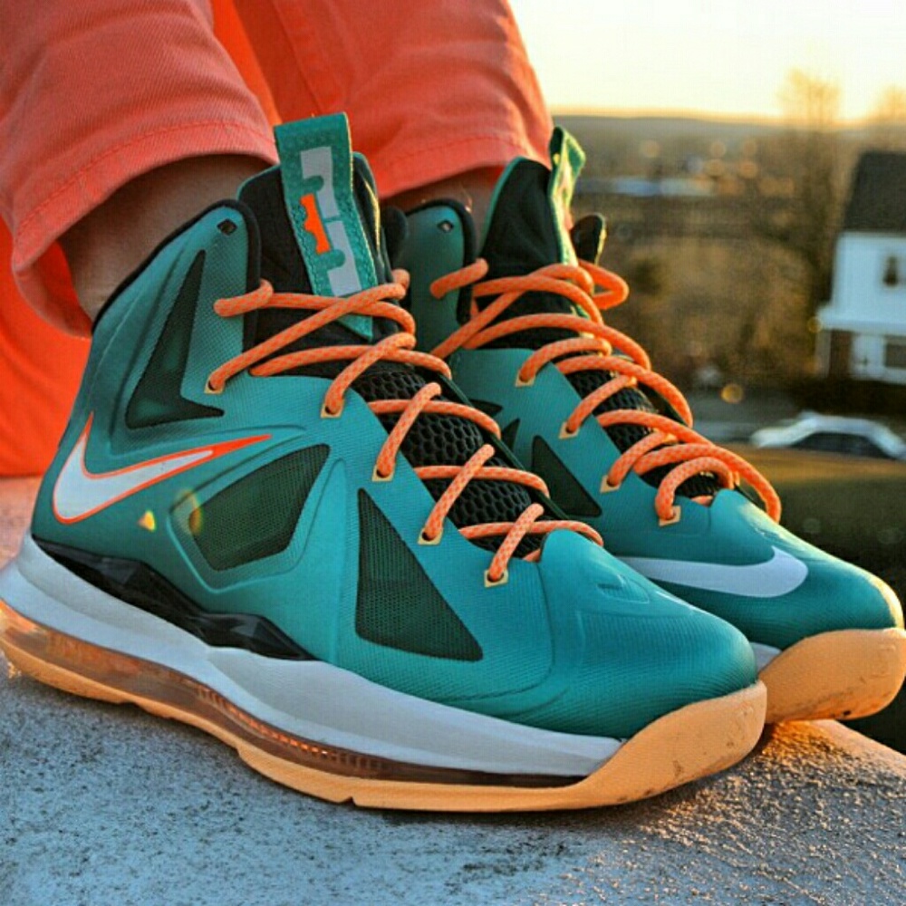 **SOLD**NIKE LEBRON 10 MIAMI DOLPHINS